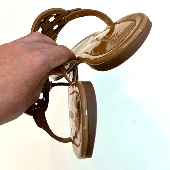 TORY BURCH, Miller Patent Leather T-Straps Thong Sandals in Tan, Size - Picture 9 of 15